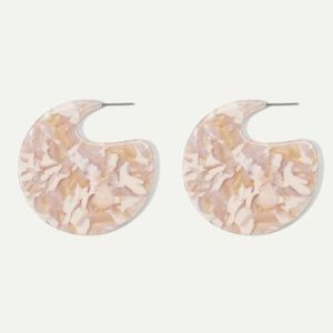 Pale pink lightweight round hoop earrings NWOT